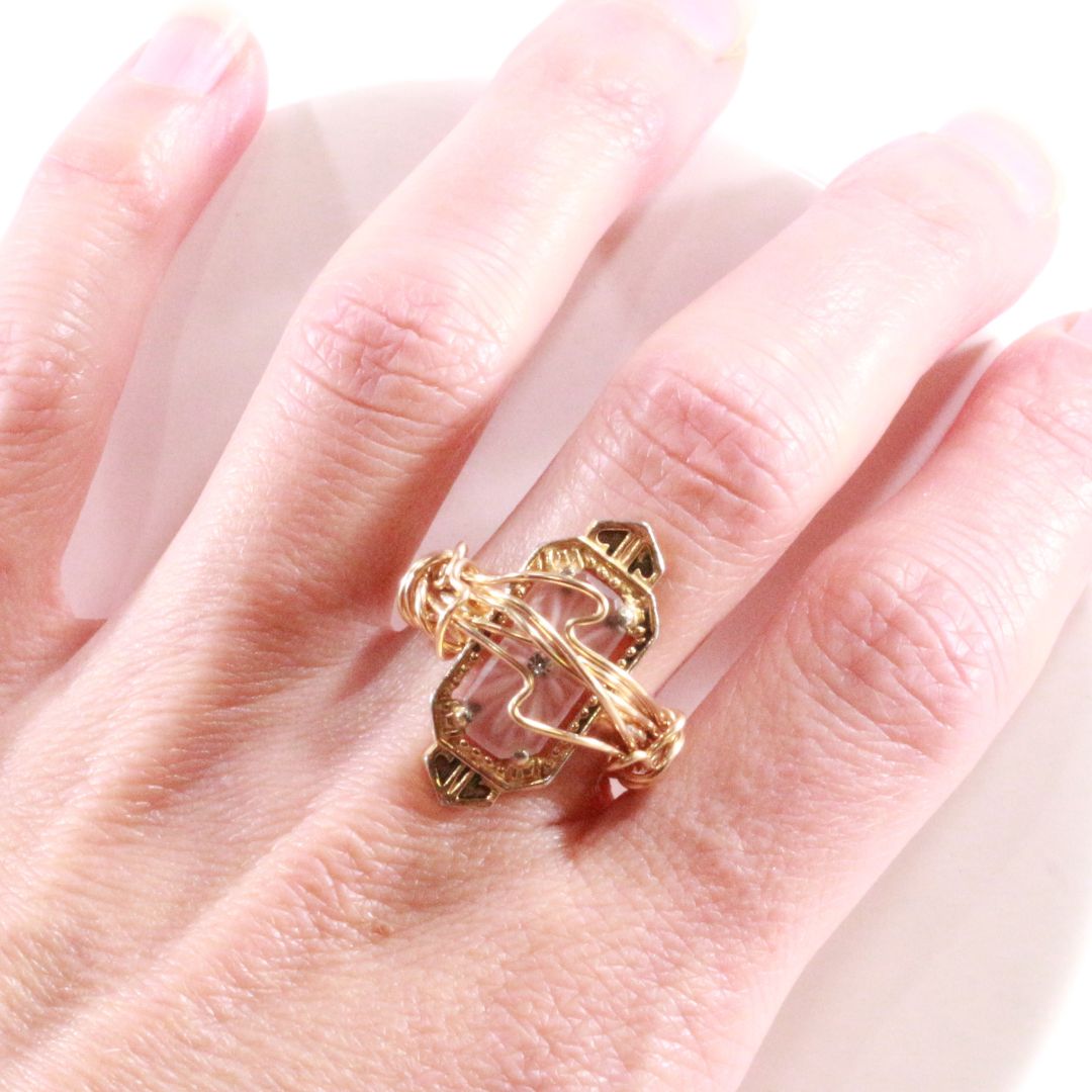 Avon Beauty  - Vintage Cocktail Ring